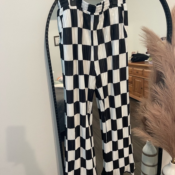 DIL Checkered Plisse Set - Picture 3 of 3